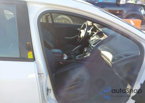 2013 Ford Focus Se z USA, uszkodzony, nr VIN 1FADP3K2XDL213612